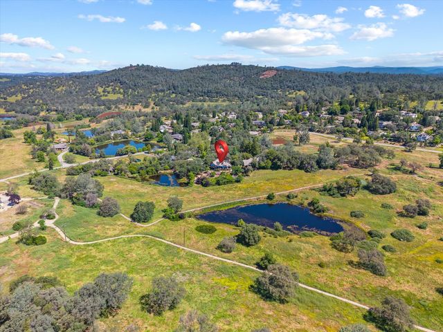 6435 Fairway Ct, Auburn, CA 95602