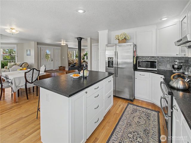 27721 SE 400th Way, Enumclaw, WA 98022