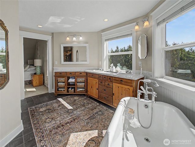 27721 SE 400th Way, Enumclaw, WA 98022
