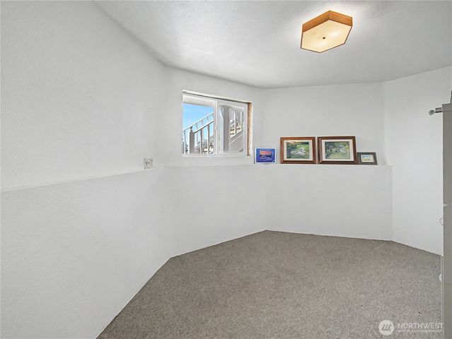 27721 SE 400th Way, Enumclaw, WA 98022