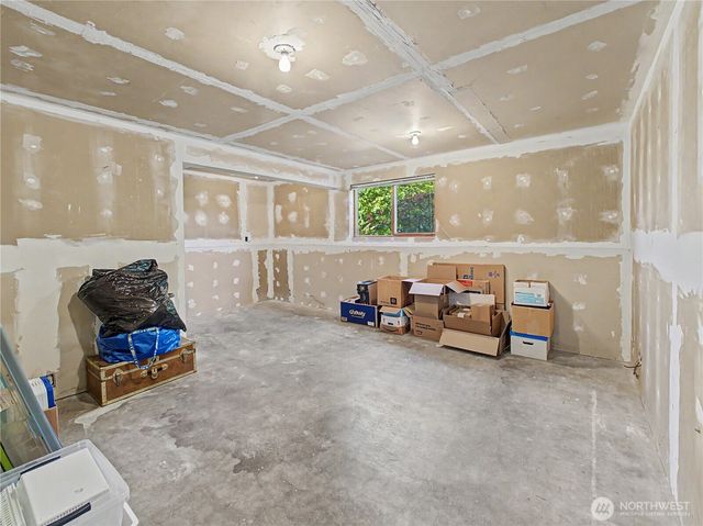 27721 SE 400th Way, Enumclaw, WA 98022