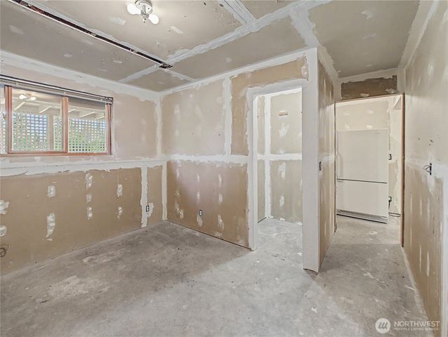 27721 SE 400th Way, Enumclaw, WA 98022