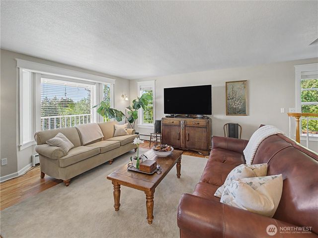27721 SE 400th Way, Enumclaw, WA 98022