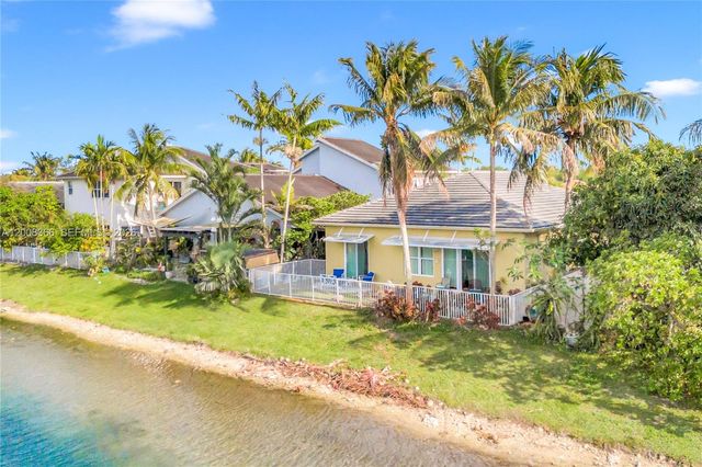 3465 NE 2nd St, Homestead, FL 33033