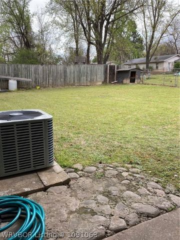 102 N 36th Street, Van Buren, AR 72956