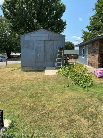 102 N 36th Street, Van Buren, AR 72956