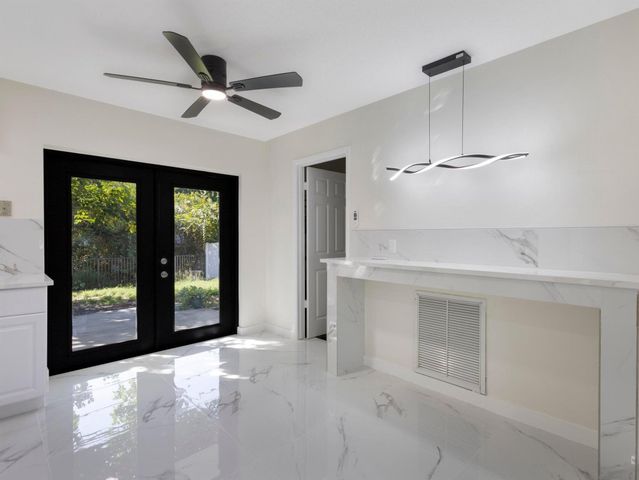 992 Mohican Boulevard, Jupiter, FL 33458