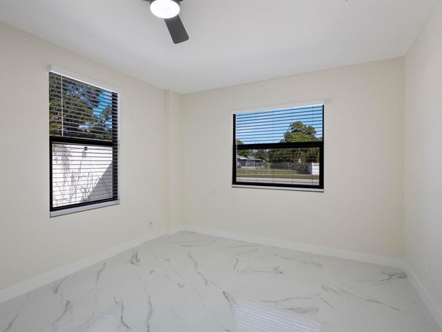 992 Mohican Boulevard, Jupiter, FL 33458