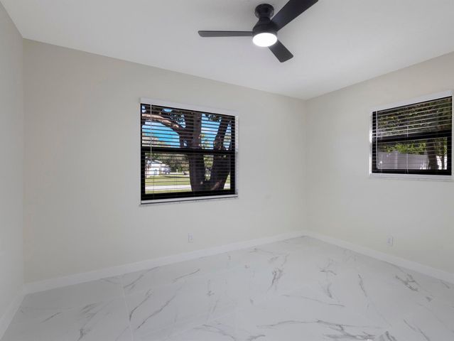 992 Mohican Boulevard, Jupiter, FL 33458