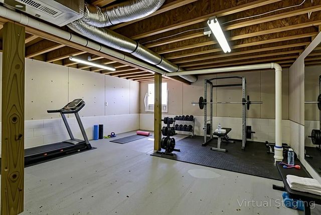 152 Sterling Way, Hollister, MO 65672