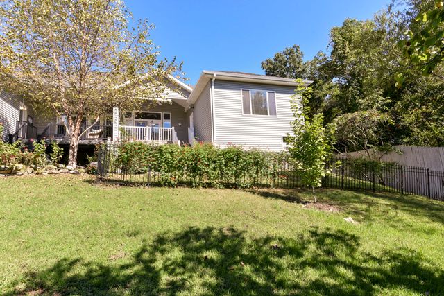 152 Sterling Way, Hollister, MO 65672