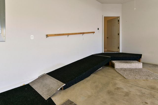 152 Sterling Way, Hollister, MO 65672