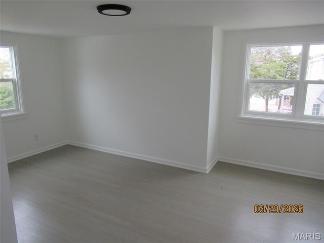 803 N Kirkwood Road, Kirkwood, MO 63122