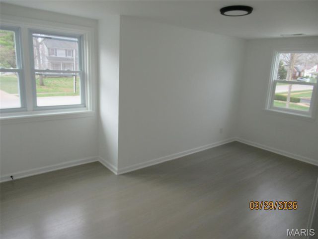 803 N Kirkwood Road, Kirkwood, MO 63122