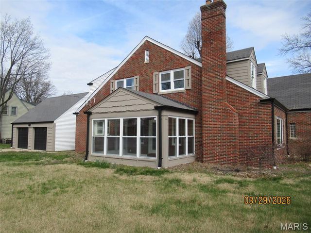 803 N Kirkwood Road, Kirkwood, MO 63122