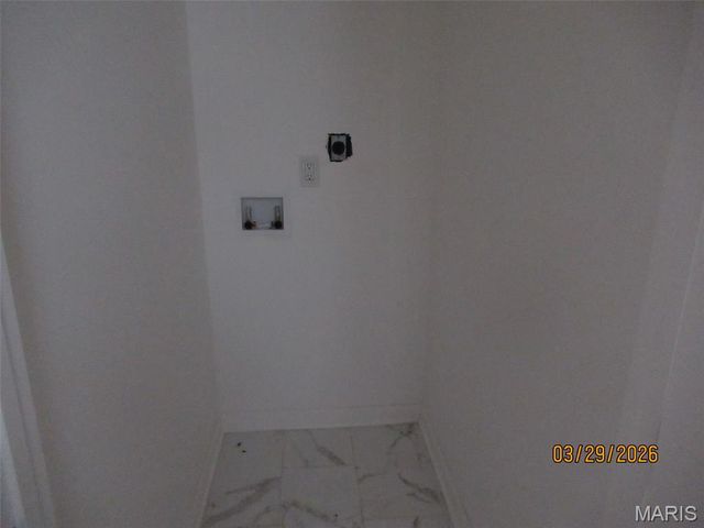 803 N Kirkwood Road, Kirkwood, MO 63122