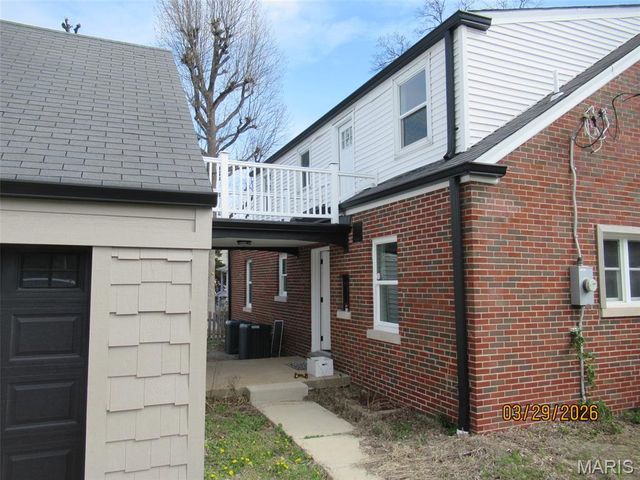 803 N Kirkwood Road, Kirkwood, MO 63122