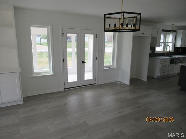 803 N Kirkwood Road, Kirkwood, MO 63122