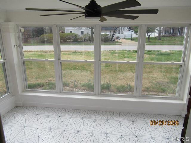 803 N Kirkwood Road, Kirkwood, MO 63122