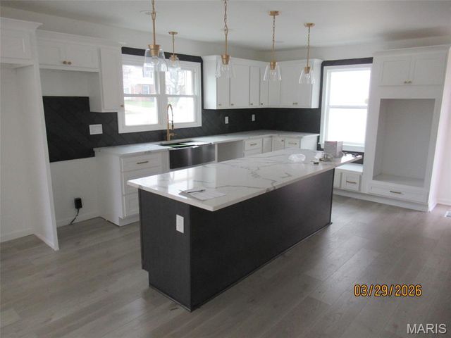 803 N Kirkwood Road, Kirkwood, MO 63122