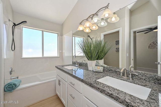 4805 E KACHINA Trail 10, Phoenix, AZ 85044
