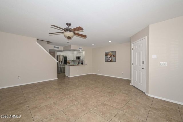 4805 E KACHINA Trail 10, Phoenix, AZ 85044