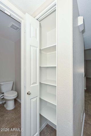 4805 E KACHINA Trail 10, Phoenix, AZ 85044