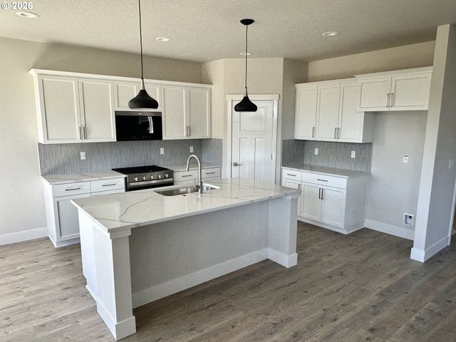 13871 Sw 175th Ave, Tigard, OR 97140