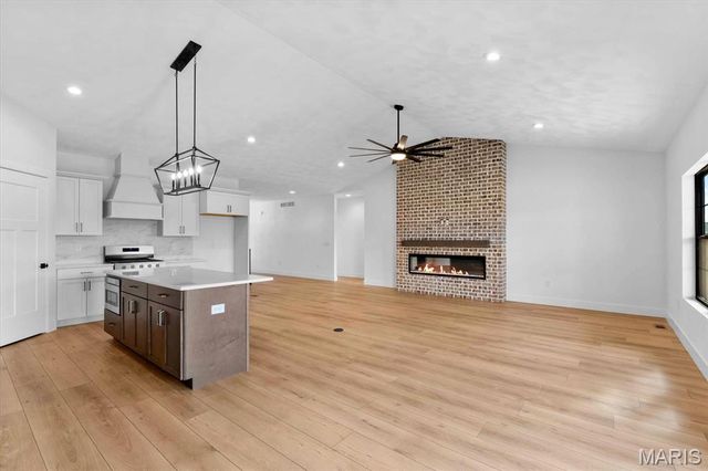 817 Golden Bell Lane, O'fallon, IL 62269