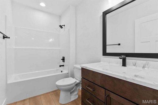 817 Golden Bell Lane, O'fallon, IL 62269