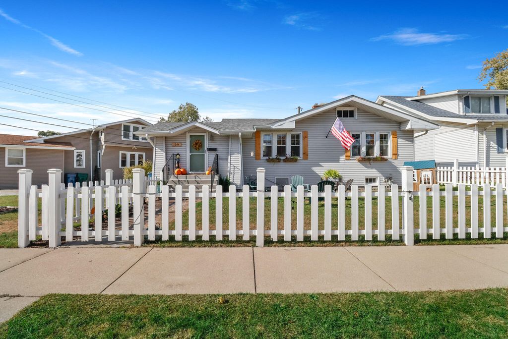 1944 Warwick Avenue, Whiting, IN 46394