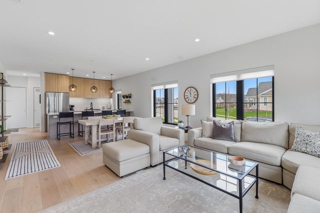 573 Meadow CIRCLE E, Kohler, WI 53044