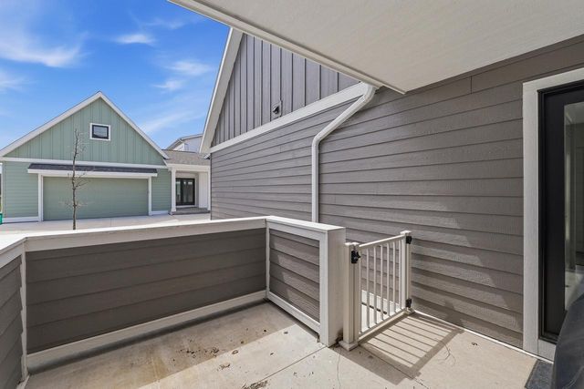 573 Meadow CIRCLE E, Kohler, WI 53044