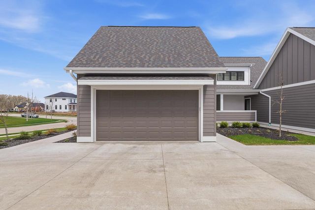 573 Meadow CIRCLE E, Kohler, WI 53044