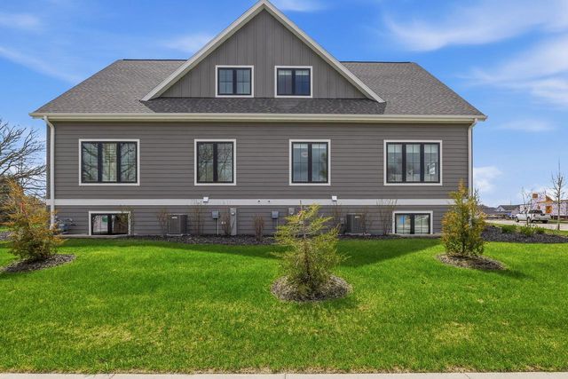 573 Meadow CIRCLE E, Kohler, WI 53044
