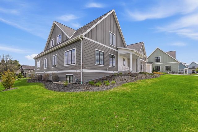 573 Meadow CIRCLE E, Kohler, WI 53044