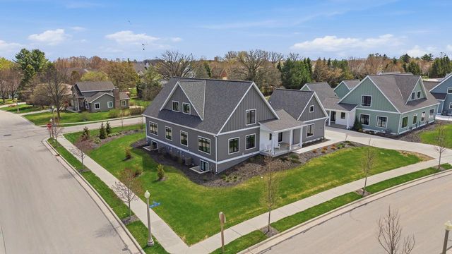 573 Meadow CIRCLE E, Kohler, WI 53044