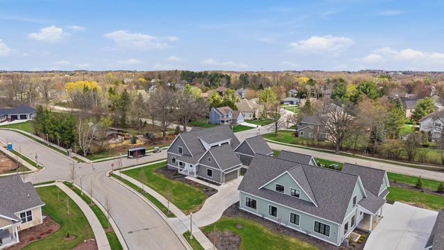 573 Meadow CIRCLE E, Kohler, WI 53044