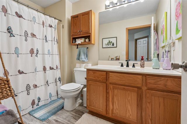 811 Burr Oaks Drive 403, West Des Moines, IA 50266