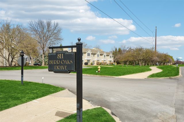 811 Burr Oaks Drive 403, West Des Moines, IA 50266