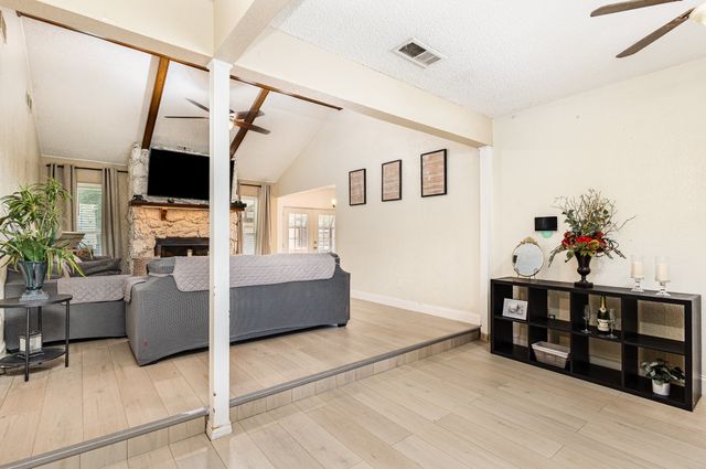 271 Merribrook Trail, Duncanville, TX 75116