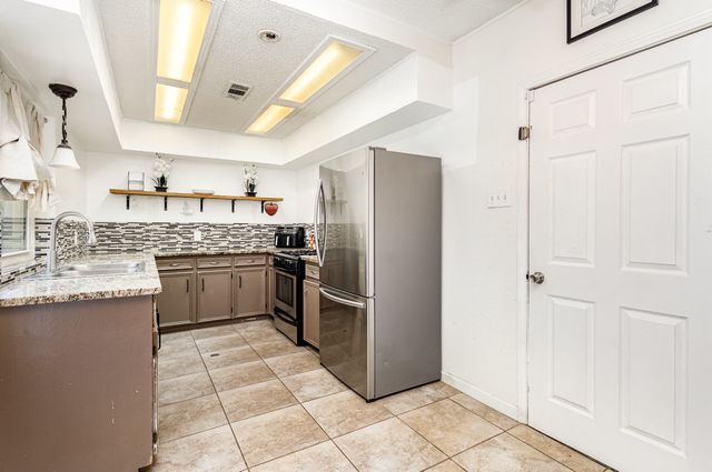 271 Merribrook Trail, Duncanville, TX 75116