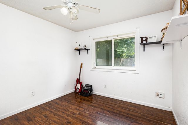 271 Merribrook Trail, Duncanville, TX 75116