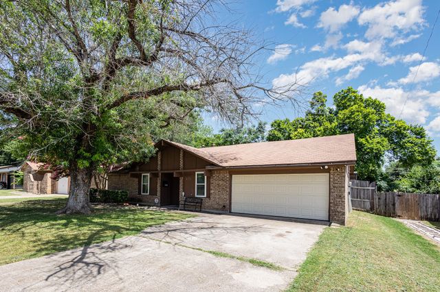 271 Merribrook Trail, Duncanville, TX 75116
