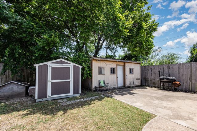 271 Merribrook Trail, Duncanville, TX 75116