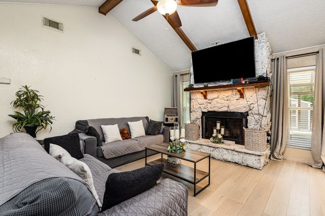 271 Merribrook Trail, Duncanville, TX 75116