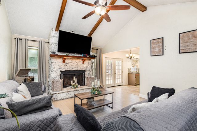 271 Merribrook Trail, Duncanville, TX 75116