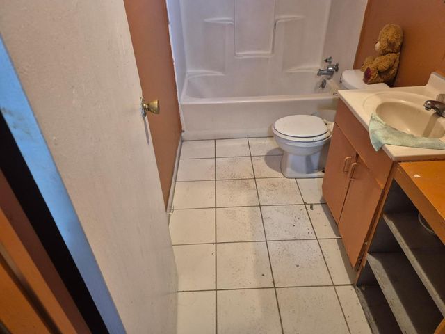 864 E Evening Glow Avenue, Reedley, CA 93654