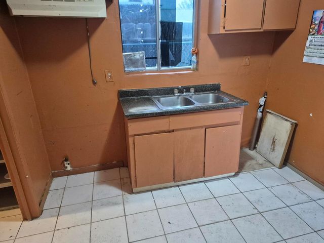 864 E Evening Glow Avenue, Reedley, CA 93654