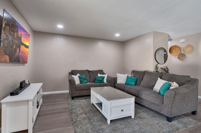 10732 Paiute Way, Rancho Cordova, CA 95670